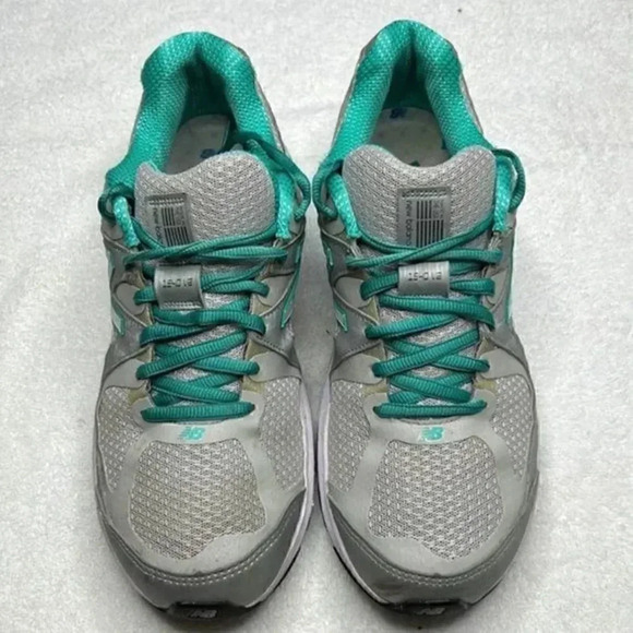 New Balance women athletic shoes size 10 - Picture 3 of 7